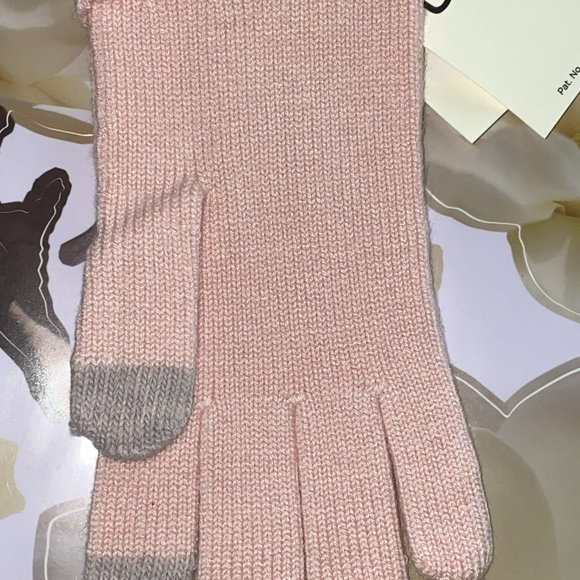 UGG Accessories Ugg Bow Wool Blend Tech Gloves Poshmark